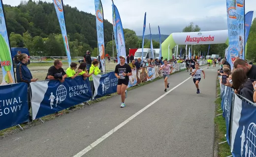Bieg na 1 km cieszył się wielkim zainteresowaniem na Festiwalu Biegowym w Piwnicznej - 59
